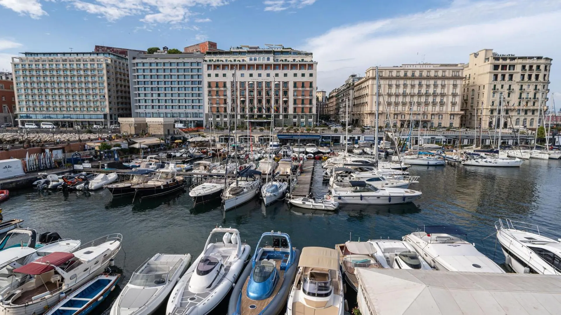 Apartment Suite Marinari Naples Italy